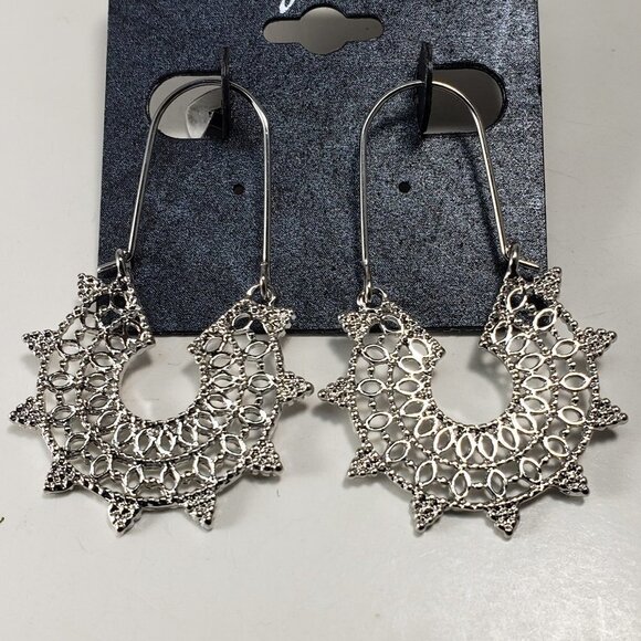 Polished Silver-tone Filigree Teardrop Earringds - Picture 1 of 5